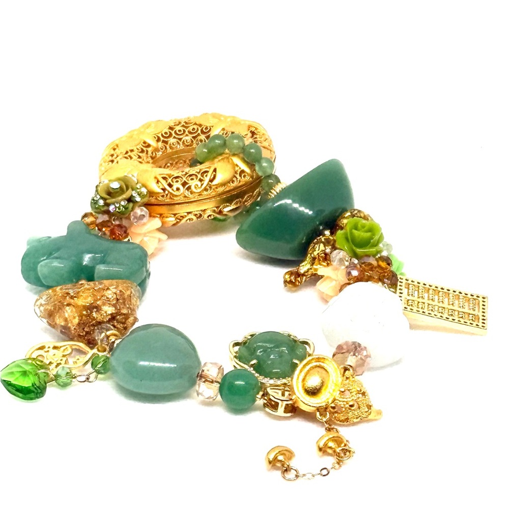 Elegant Green and Gold Charm Bracelet